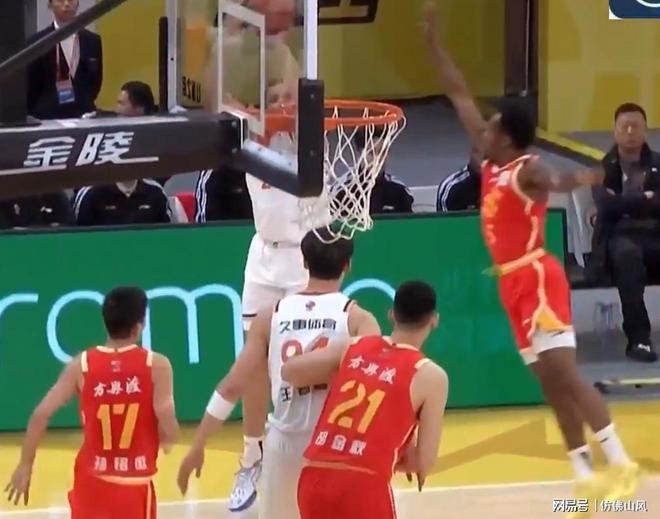 包含浙江广厦CBA击败上海久事胡金秋篮下得分的词条